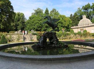 ovo是什么意思，备注ovo是什么意思（自驾中欧巴尔干12国）