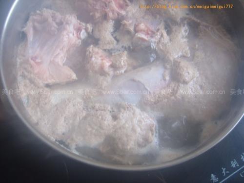 红焖羊蝎子，红焖羊蝎子正宗的做法（简单几步搞定家常红焖羊蝎子）