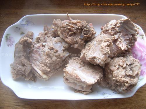 红焖羊蝎子，红焖羊蝎子正宗的做法（简单几步搞定家常红焖羊蝎子）