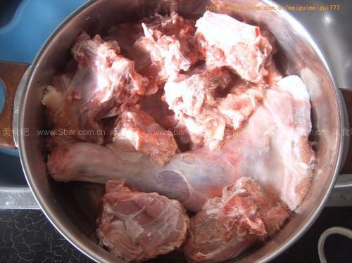 红焖羊蝎子，红焖羊蝎子正宗的做法（简单几步搞定家常红焖羊蝎子）