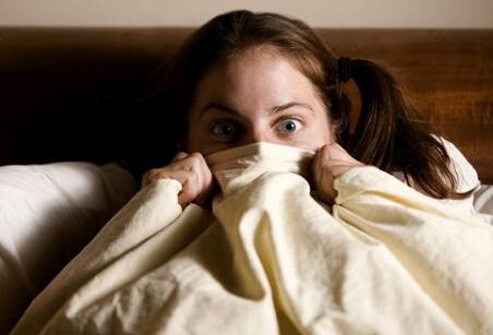 女人梦见自家房子着火，女性梦见家里房子着火是什么意思（做梦，也能预知疾病）