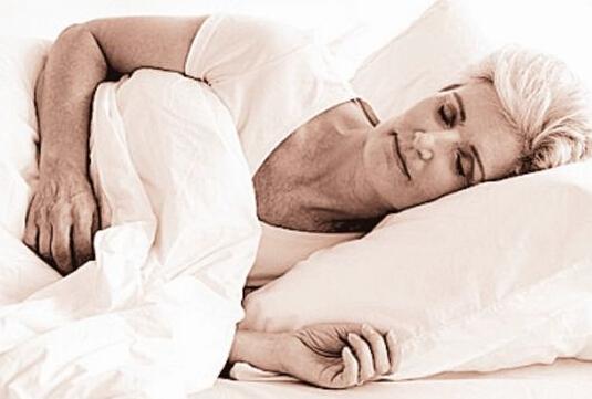 女人梦见自家房子着火，女性梦见家里房子着火是什么意思（做梦，也能预知疾病）