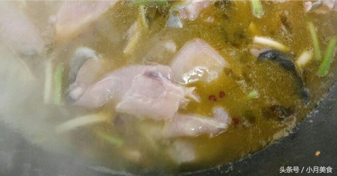 鸭嘴鱼吃什么食物，鸭嘴鱼爱吃什么（中午老爸的拿手好菜----鸭嘴鱼）