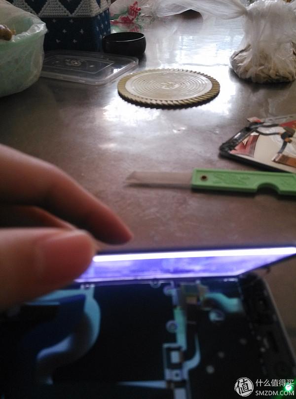 手机屏幕裂了怎么办及如何判断内屏还是外屏坏了，手机屏幕碎了怎么判断内屏还是外屏（手机碎屏更换的方案选择与换屏指导）
