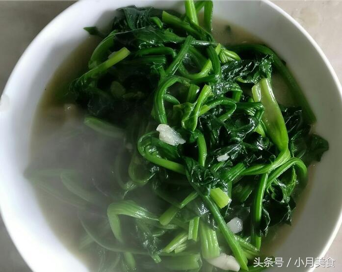 鸭嘴鱼吃什么食物，鸭嘴鱼爱吃什么（中午老爸的拿手好菜----鸭嘴鱼）