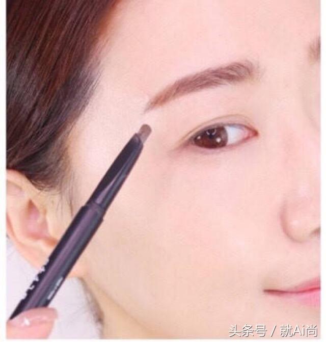 证件照可以化妆吗，照证件照时怎么化妆（适合拍证件照的淡妆妆容教学）