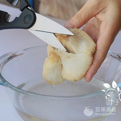 杂菌煲什么汤好，鲜美杂菌汤#利仁美食穿越#