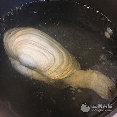 河蚌清理步骤图解视频教程，河蚌清理步骤图解 禁忌（象拔蚌刺身<附处理全过程>）