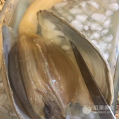 河蚌清理步骤图解视频教程，河蚌清理步骤图解 禁忌（象拔蚌刺身<附处理全过程>）