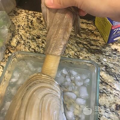 河蚌清理步骤图解视频教程，河蚌清理步骤图解 禁忌（象拔蚌刺身<附处理全过程>）