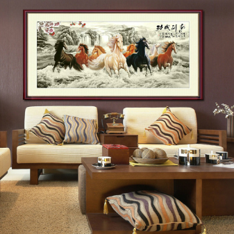 客厅挂什么十字绣好，客厅挂什么十字绣好看八方聚财（婆婆送的八骏图超大十字绣一定要挂）