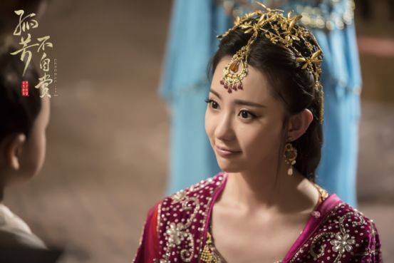 诺澜扮演者，诺澜扮演者叫什么名字（同钟汉良拍戏被指认不出）