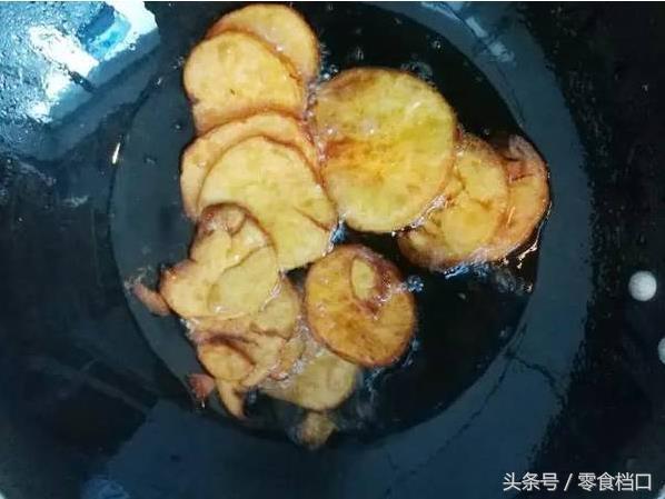 糖溜地瓜怎么做，糖溜地瓜怎么做 蒸熟的地瓜（技术含量超高晶莹剔透的糖溜红薯）
