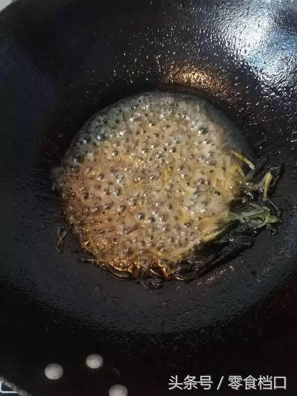糖溜地瓜怎么做，糖溜地瓜怎么做 蒸熟的地瓜（技术含量超高晶莹剔透的糖溜红薯）