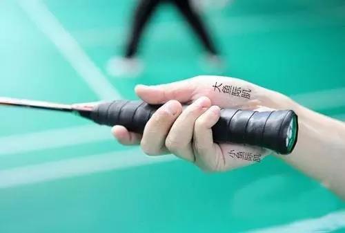 羽毛球握拍姿势图解法，羽毛球握拍姿势图解（这是一篇羽毛球握拍技术图解）