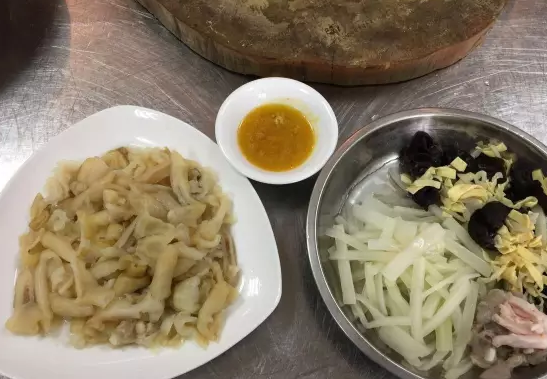 蛏子怎么处理干净，蛏子怎么清洗干净（如何清洗海鲜蛏）