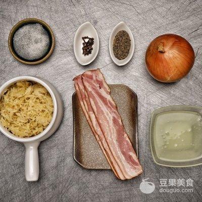 酸椰菜的做法，酸包菜的做法大全窍门（烤肘子配酸椰菜土豆沙拉）