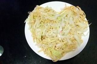 干豆腐炒白菜片的做法，干豆腐炒白菜片的做法视频（干豆腐白菜丝）