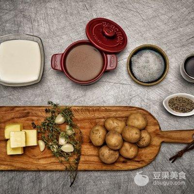 酸椰菜的做法，酸包菜的做法大全窍门（烤肘子配酸椰菜土豆沙拉）