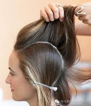 学新娘化妆盘头，超实用新娘盘发造型图解教程（详细短发新娘盘发教程）