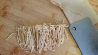 干豆腐炒白菜片的做法，干豆腐炒白菜片的做法视频（干豆腐白菜丝）