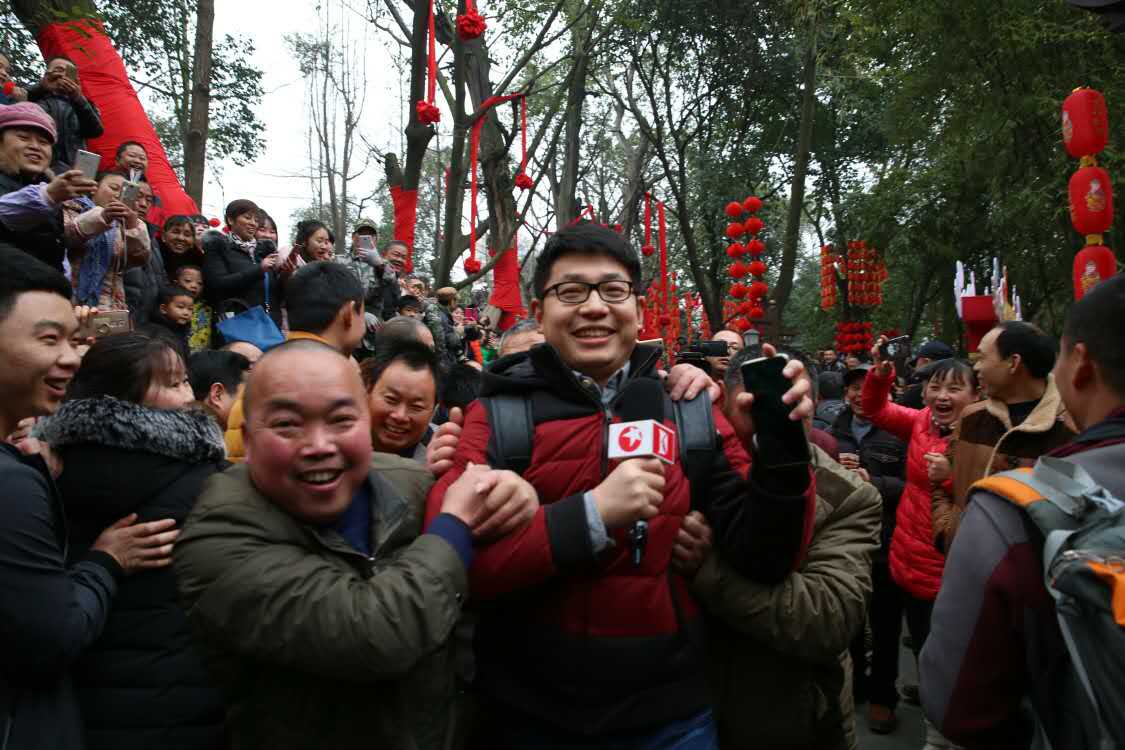 广汉保保节，广汉保保节是什么时间（“保保节”20余万人涌入广汉凑热闹）