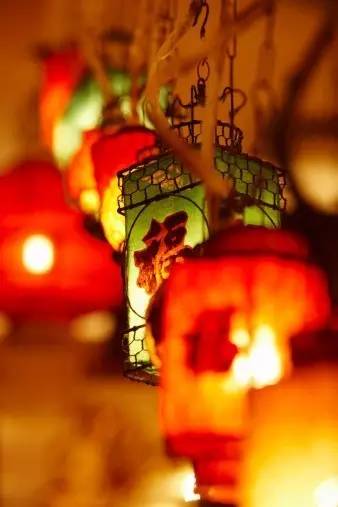 数字成语什么海升平，四海升平对应的成语（三五月圆夜 火树银花开）