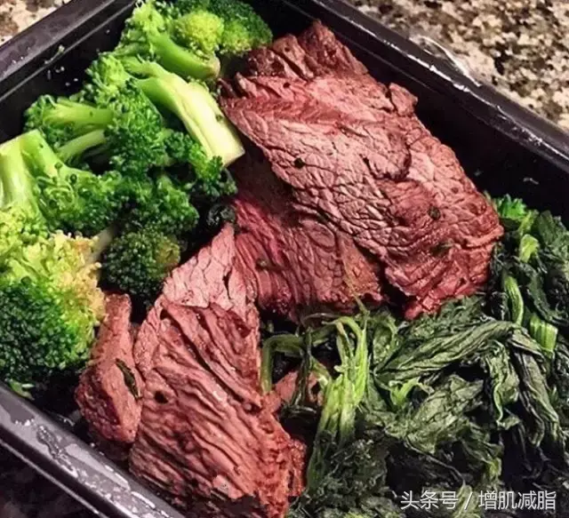 玉米糊糊多少热量，100克玉米糊的热量（不同食物的蛋白质含量是多少）