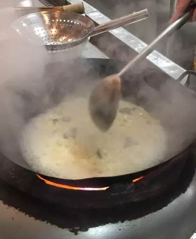 蛏子怎么处理干净，蛏子怎么清洗干净（如何清洗海鲜蛏）