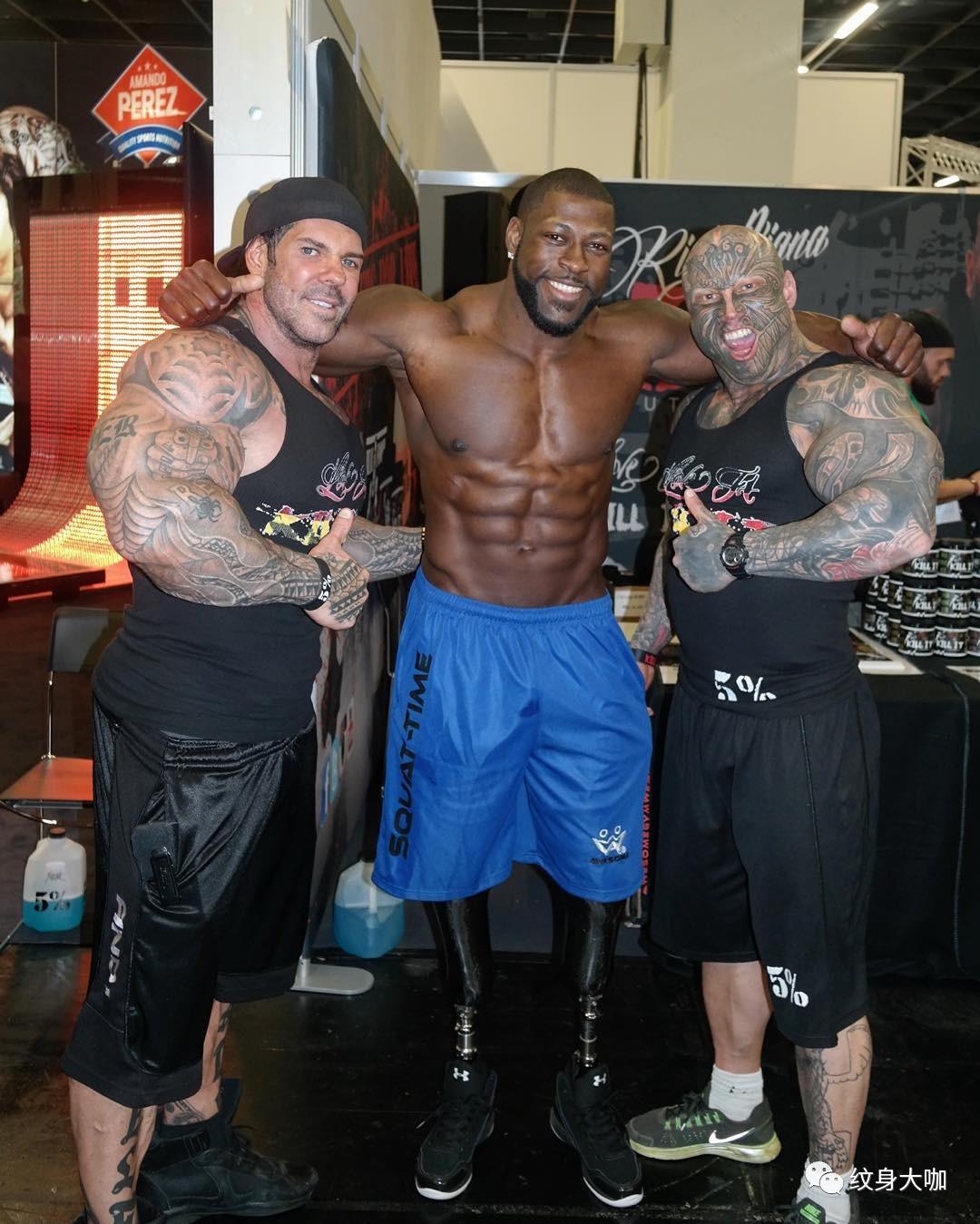 纹 身 男，微信头像，纹 身 男（却没看到他引以为傲的下半身）