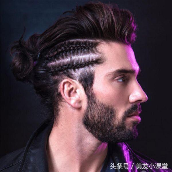 男生怎么扎辫子，男生怎么扎辫子不会散（欧美男士辫子发型）