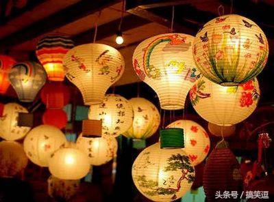 节日的焰火打一成语，节日的焰火打一成语是什么成语（2017鸡年最新灯谜）