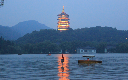 西湖在哪里，轻舟短棹西湖好的西湖在哪里（中国四大西湖：除了杭州西湖）