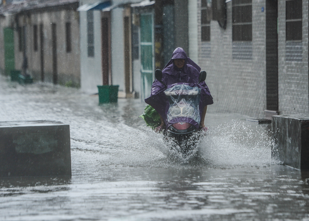 梦见电闪雷鸣是什么预兆，梦见电闪雷鸣是什么预兆,下大雨（是不是暗示最近心情不平静）