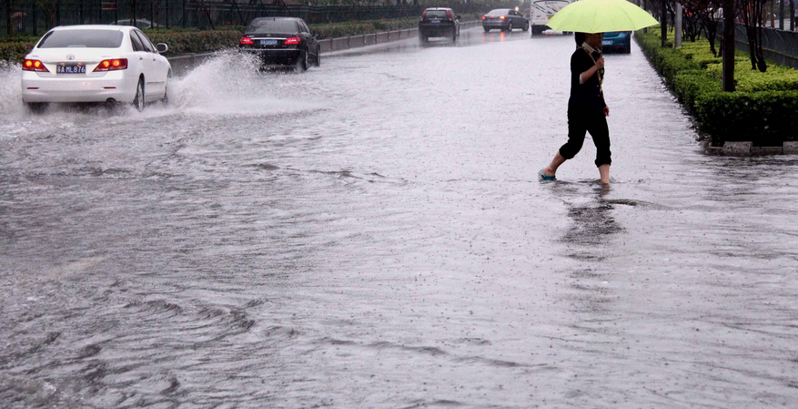 梦见电闪雷鸣是什么预兆，梦见电闪雷鸣是什么预兆,下大雨（是不是暗示最近心情不平静）