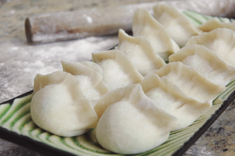 梦见包饺子是什么意思周公解梦，梦见包饺子预示着什么（见一家人吃饺子，会有什么寓意）