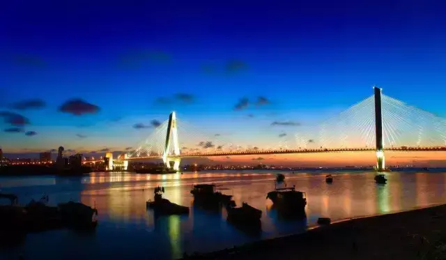 你的爱不离不弃歌谱，你的爱不离不弃歌词（海口版《成都》刷爆朋友圈）