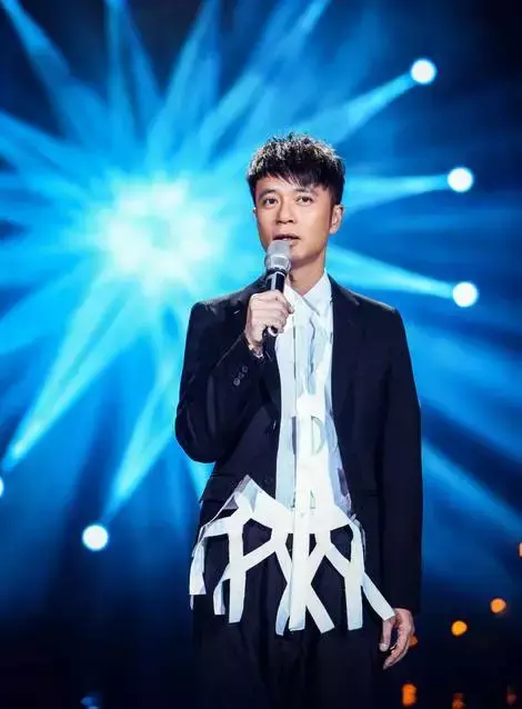 李克勤一生不变歌词分享，李克勤歌曲大全,一生不变（他驰骋乐坛30余年）