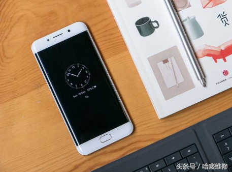 821是什么星座，总想着早点睡（十二星座对应的十二款手机）