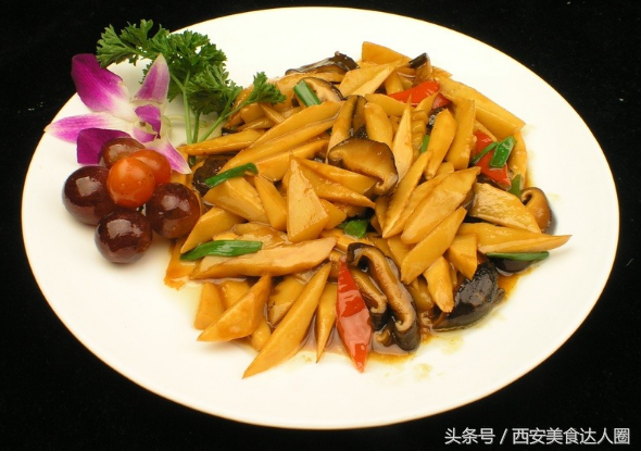 竹笋的做法，竹笋的做法大全家常炒菜（无论是煎炒还是熬汤都鲜嫩清香无比哦）