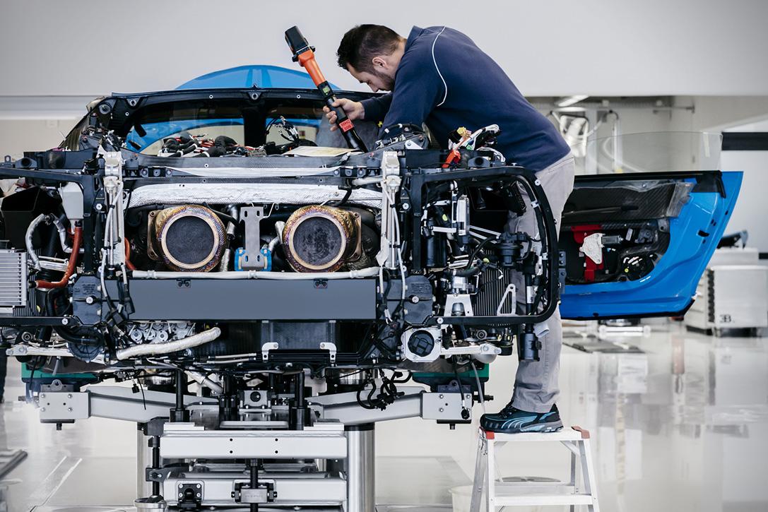 布加迪威龙产地，布加迪威龙是哪国车（布加迪Chiron的制造工厂）