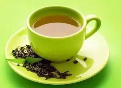 陈皮荷叶茶的功效与作用，陈皮泡水喝的十大功效（雨水时节防“寒湿”）