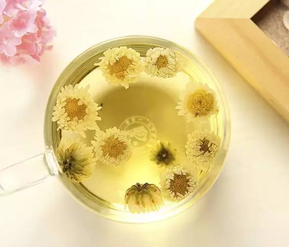 陈皮荷叶茶的功效与作用，陈皮泡水喝的十大功效（雨水时节防“寒湿”）