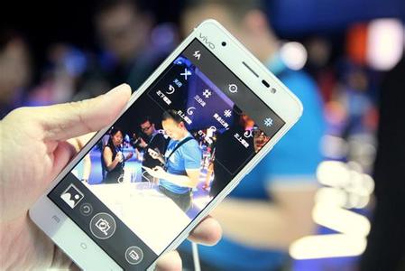 vivo手机手电筒在哪里打开，vivo手电筒在哪里打开（vivo手机Home键这2个另类玩法）