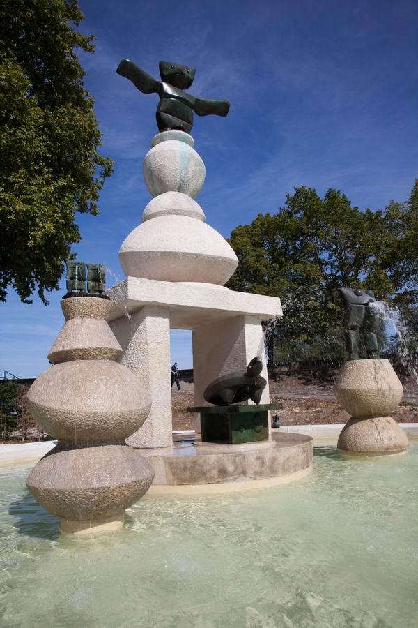 实心胎和真空胎的区别是什么，真空胎是实心的吗（最好的公共艺术应融入呼应已有环境）