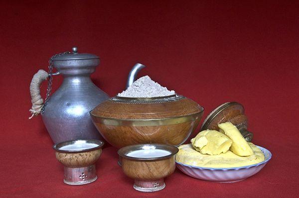 正宗西藏青稞饼做法，怎样做青稞饼（舌尖上的美味——藏历年八大美食与“四宝”、“四件”）