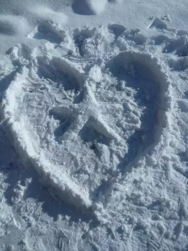 麦兜๑，微信头像，麦兜๑（军嫂手机里最珍贵的照片）