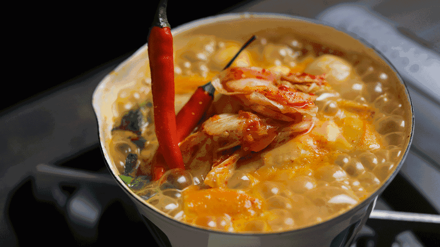 孕妇一个月最多吃几次泡面，怀孕初期可以吃一次泡面吗（吃一次泡面没事吧）