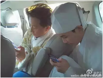 摇骰子吹牛规则，夜店掷骰子游戏规则（杨幂、AB、鹿晗……都玩这个游戏）