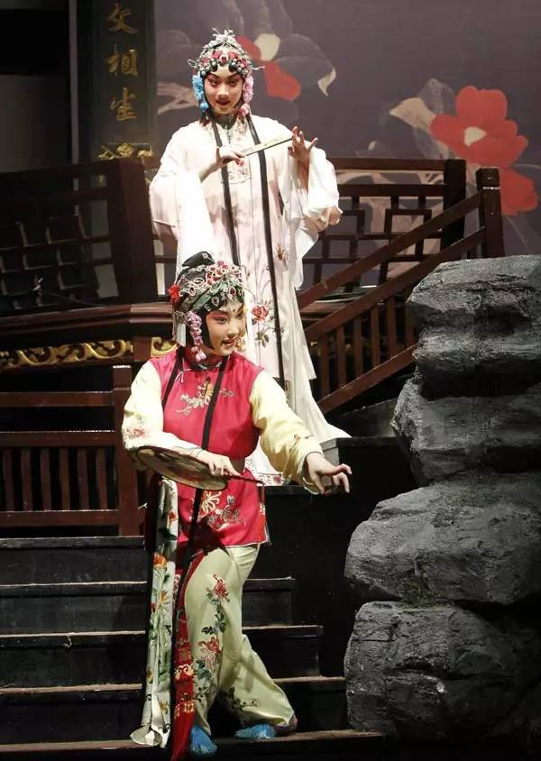 良辰美景奈何天是什么意思，奈何良辰美景奈何天啥意思（和昆曲来一场春的约会）